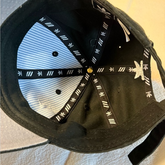adidas baseball cap women’s black w/ white logo stitching OSFW adjustable strap - Picture 6 of 11